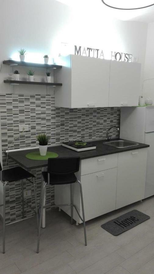 House Mattia Apartment Bari Exterior photo