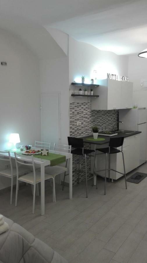 House Mattia Apartment Bari Exterior photo